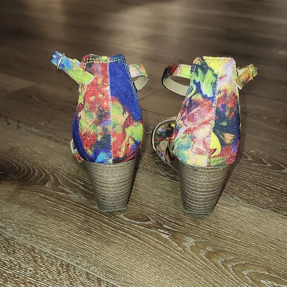 Kenneth Cole Reaction Cake Shop 2 Flora Open Toe Multicolor Floral Wedge Sandals